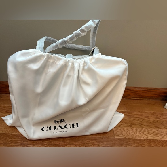 Coach Market Tote - Picture 2 of 9